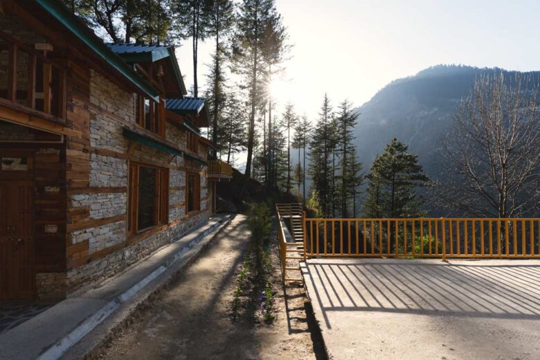 best accommodation near Jibhi